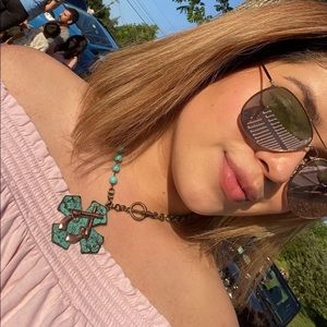 Meet your Posher, Lourdes